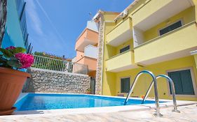Sunrise Apartments